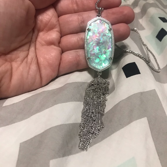 Kendra Scott mint iridescent Rayne necklace - Picture 2 of 6